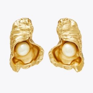 Tory Burch Oyster Earring